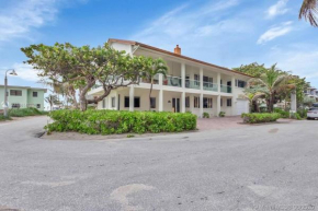 Charming 2-BR space in Hollywood